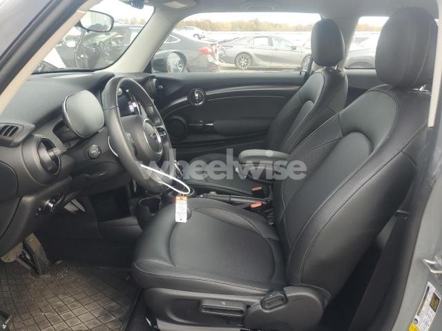 Photo 3 of 2022 MINI COOPER N/A (VIN WMW33DH07N2P64310)