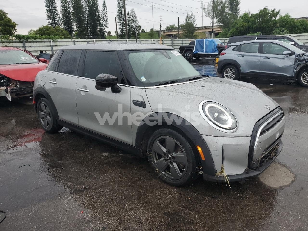 Photo 4 of 2024 MINI COOPER N/A (VIN WMW33DK07R2V76269)