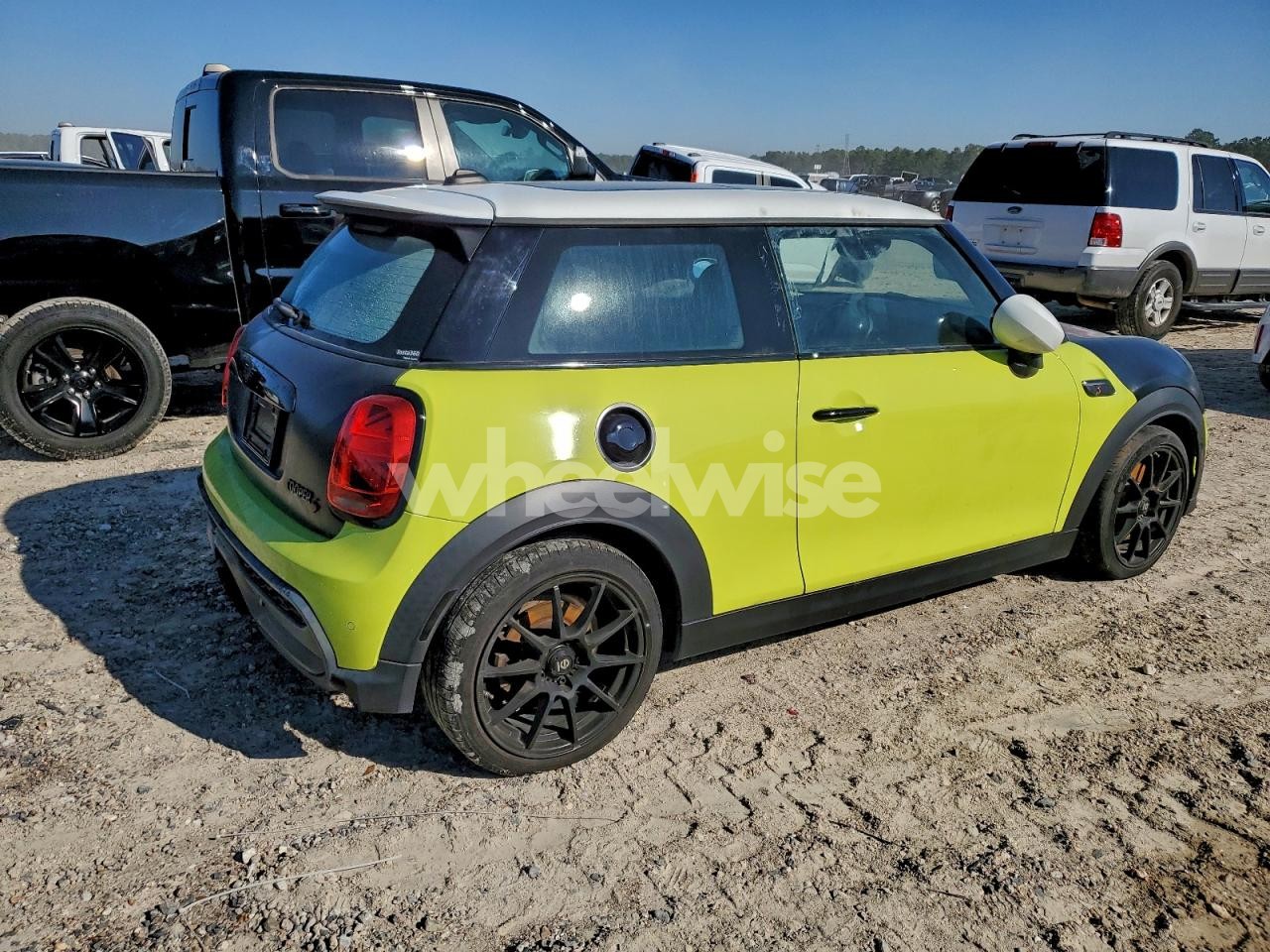 Photo 3 of 2023 MINI COOPER S (VIN WMW53DH02P2T77479)