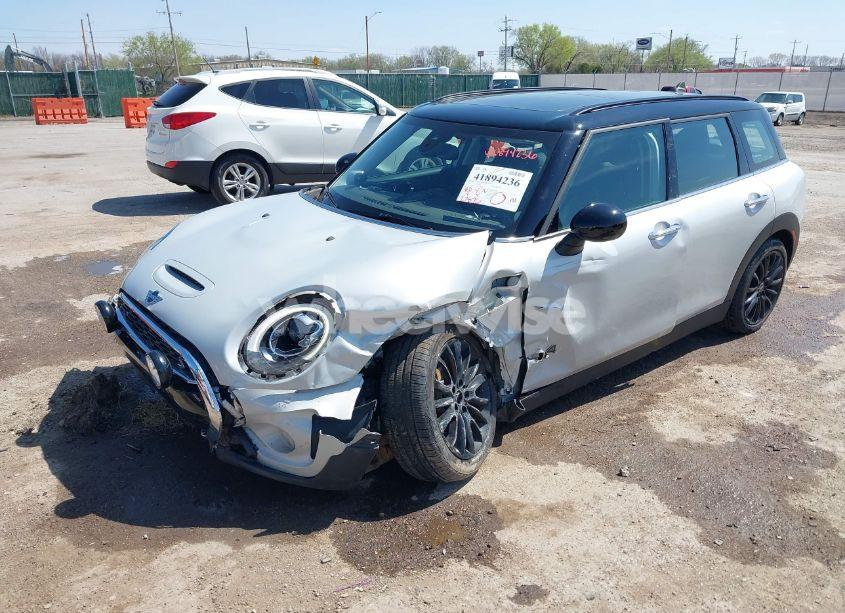 Photo 2 of 2019 Mini Clubman COOPER S (VIN WMWLU5C5XK2G04796)
