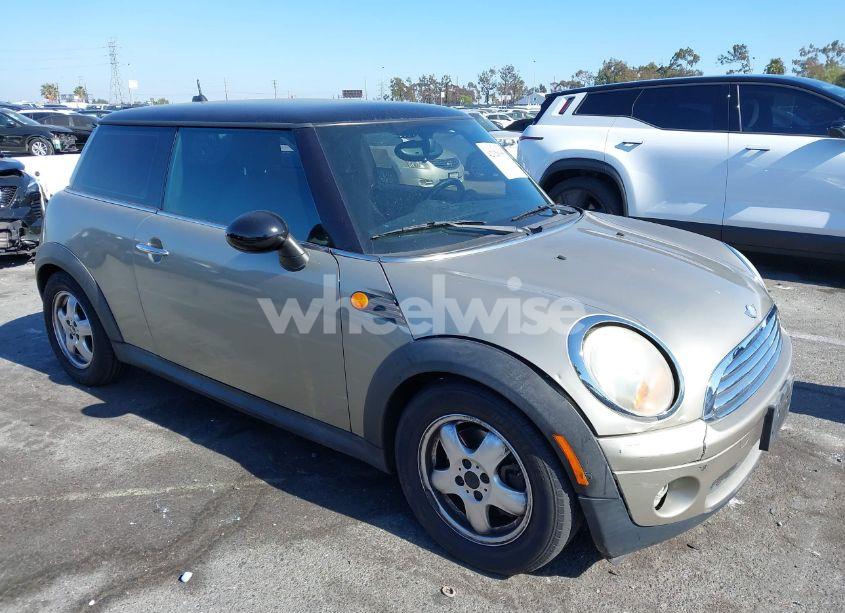 2008 Mini Cooper N/A (VIN WMWMF33508TT60207) main photo