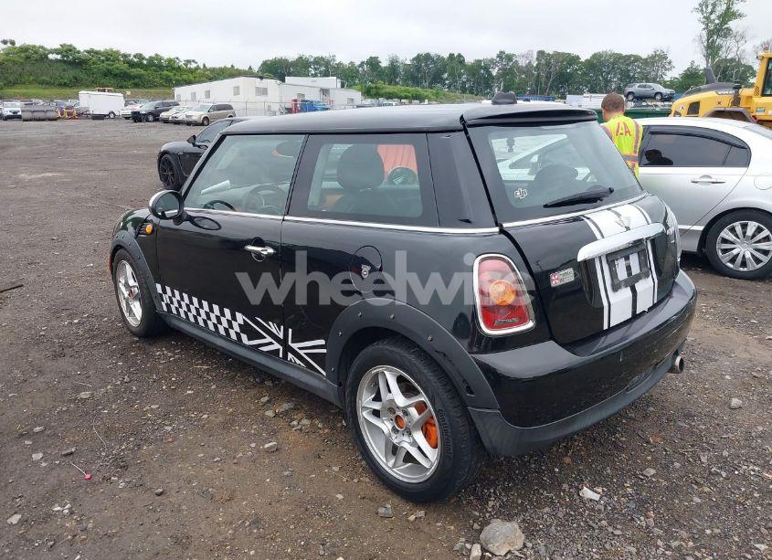 Photo 3 of 2009 Mini Cooper N/A (VIN WMWMF33539TW76329)