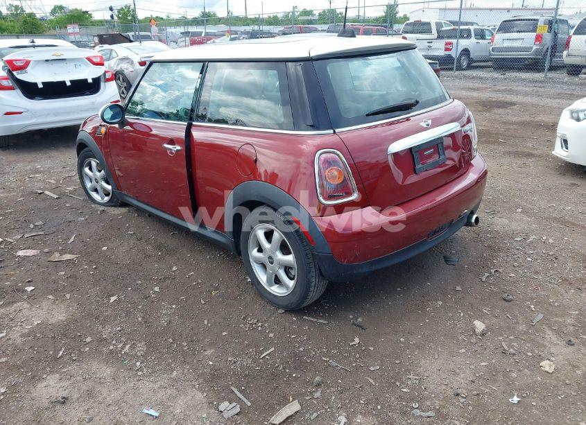 Photo 3 of 2009 Mini Cooper N/A (VIN WMWMF33599TW72771)