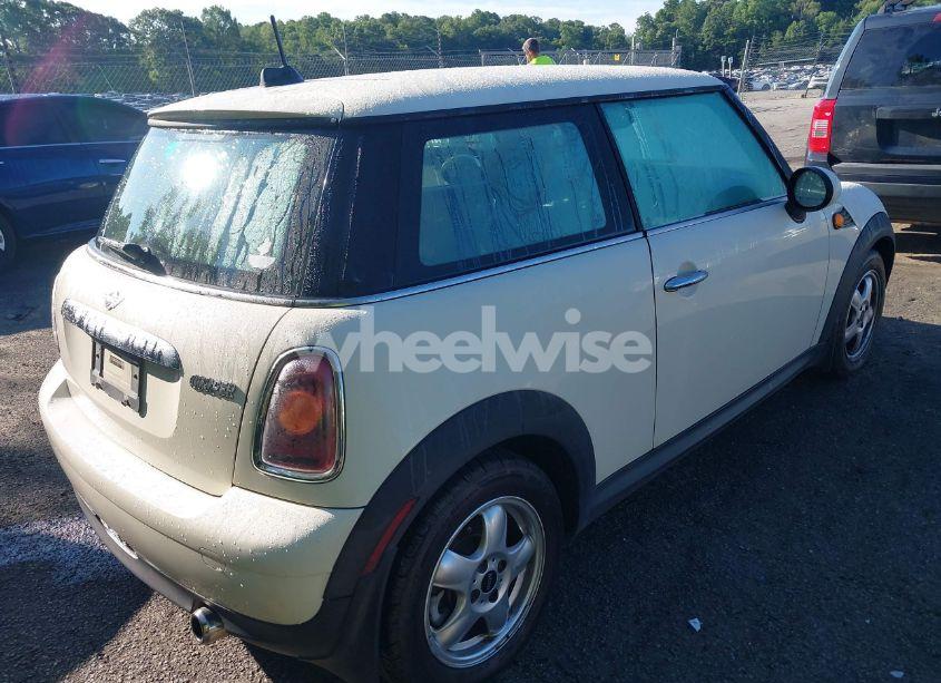 Photo 4 of 2007 Mini Cooper N/A (VIN WMWMF335X7TU63276)