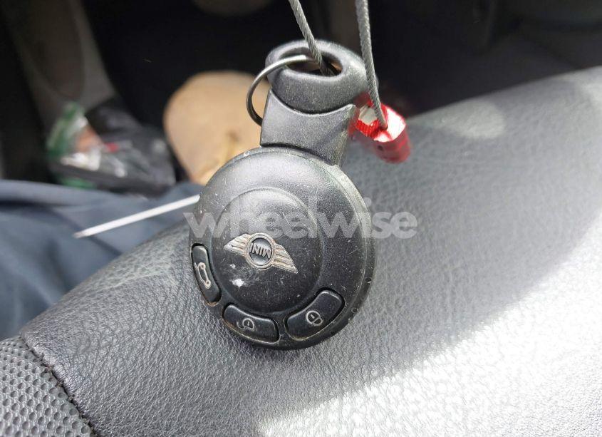 Photo 11 of 2010 Mini Cooper N/A (VIN WMWMF3C52ATZ61026)