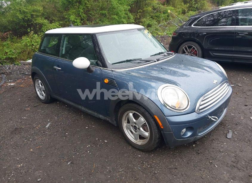 2010 Mini Cooper N/A (VIN WMWMF3C55ATZ26755) main photo