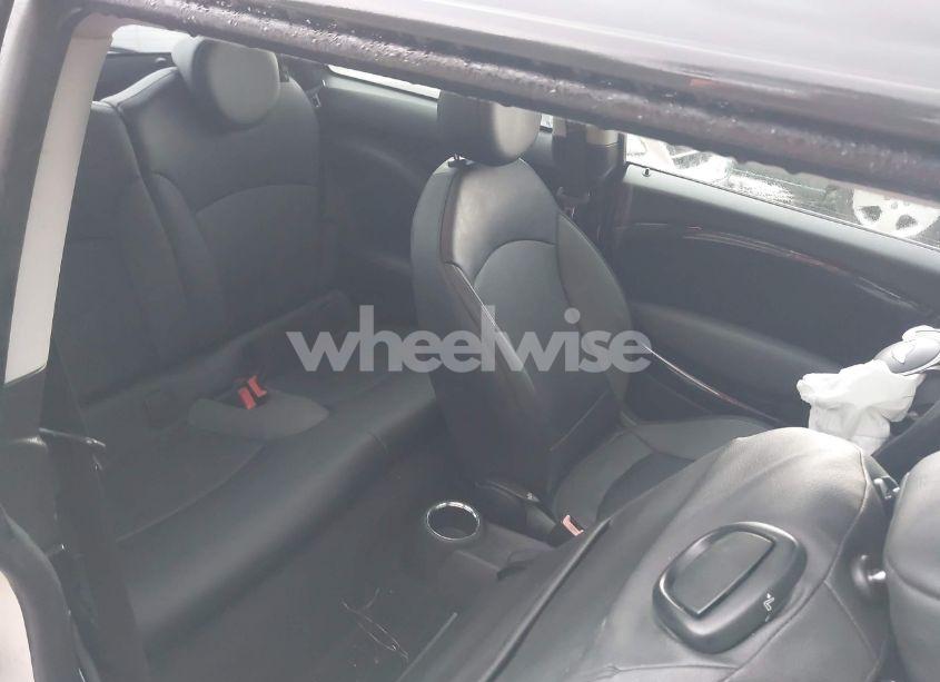 Photo 8 of 2010 Mini Cooper N/A (VIN WMWMF3C57ATU76526)