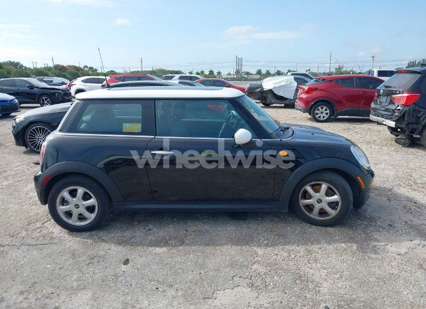 Photo 13 of 2010 Mini Cooper N/A (VIN WMWMF3C5XATU77265)