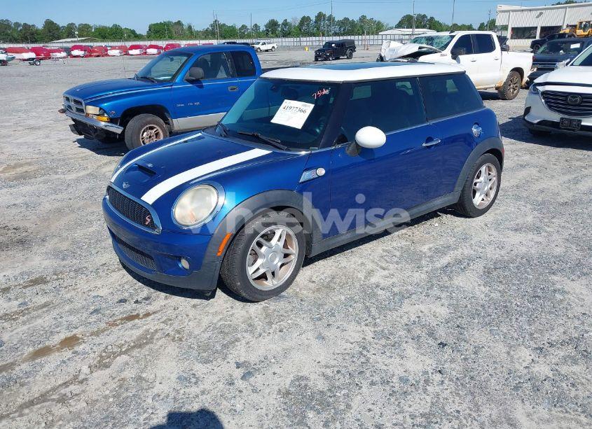 Photo 2 of 2007 Mini Cooper S (VIN WMWMF73527TV31819)