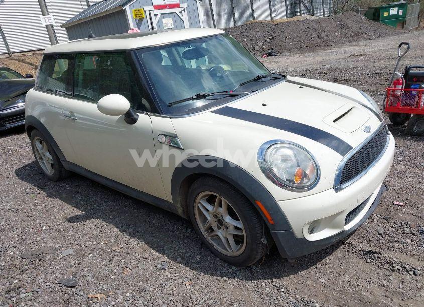 2008 Mini Cooper S (VIN WMWMF73528TV39498) main photo