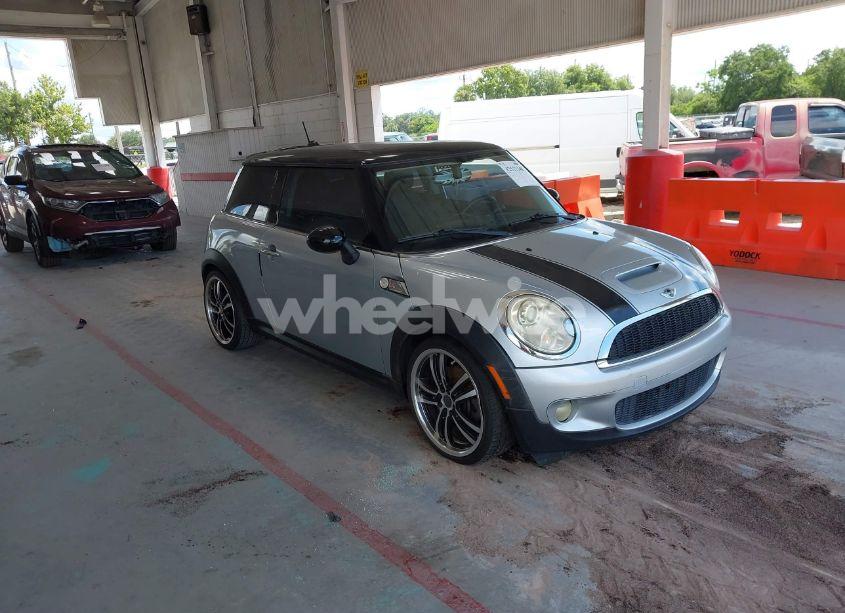 2008 Mini Cooper S (VIN WMWMF73548TV35548) main photo