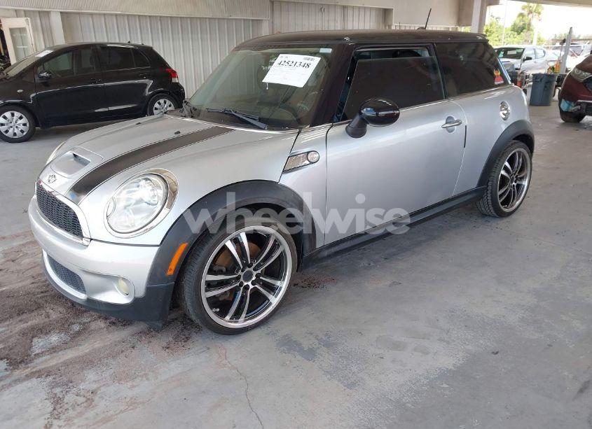 Photo 2 of 2008 Mini Cooper S (VIN WMWMF73548TV35548)