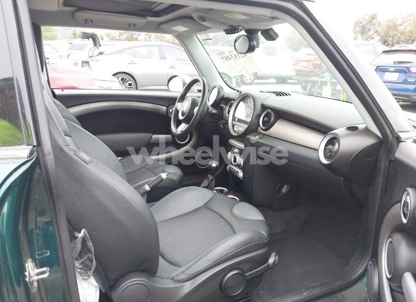 Photo 5 of 2009 Mini Cooper S (VIN WMWMF735X9TT94065)