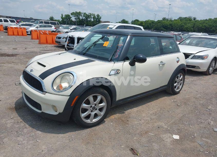 Photo 2 of 2010 Mini Cooper S (VIN WMWMF7C53ATZ74200)