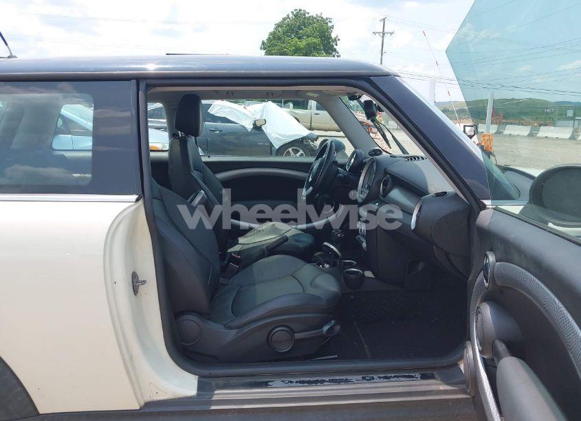 Photo 5 of 2010 Mini Cooper S (VIN WMWMF7C53ATZ74200)