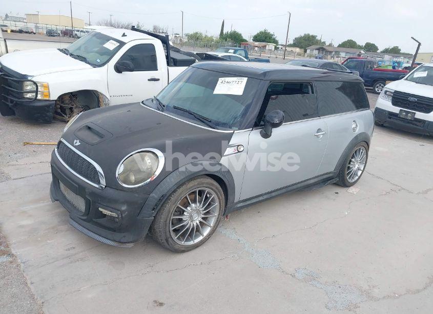 Photo 2 of 2009 Mini Cooper S CLUBMAN (VIN WMWMM33539TP90210)