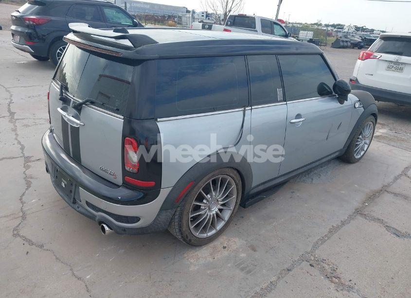 Photo 4 of 2009 Mini Cooper S CLUBMAN (VIN WMWMM33539TP90210)