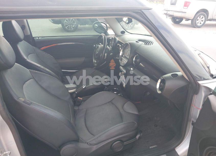 Photo 5 of 2009 Mini Cooper S CLUBMAN (VIN WMWMM33539TP90210)