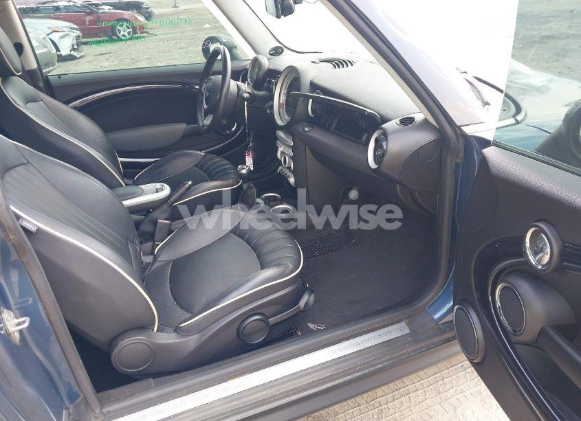 Photo 5 of 2010 Mini Cooper S CLUBMAN (VIN WMWMM3C56ATP75804)