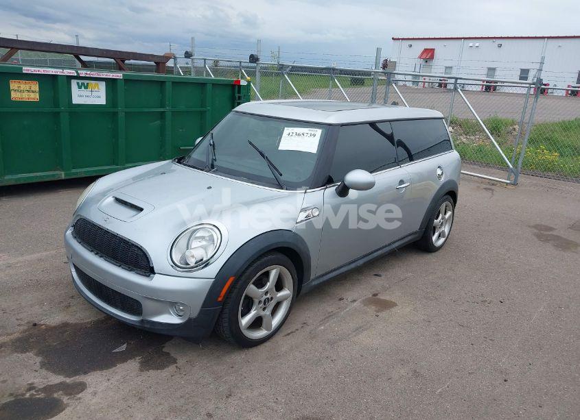 Photo 2 of 2010 Mini Cooper S CLUBMAN (VIN WMWMM3C57ATP94023)