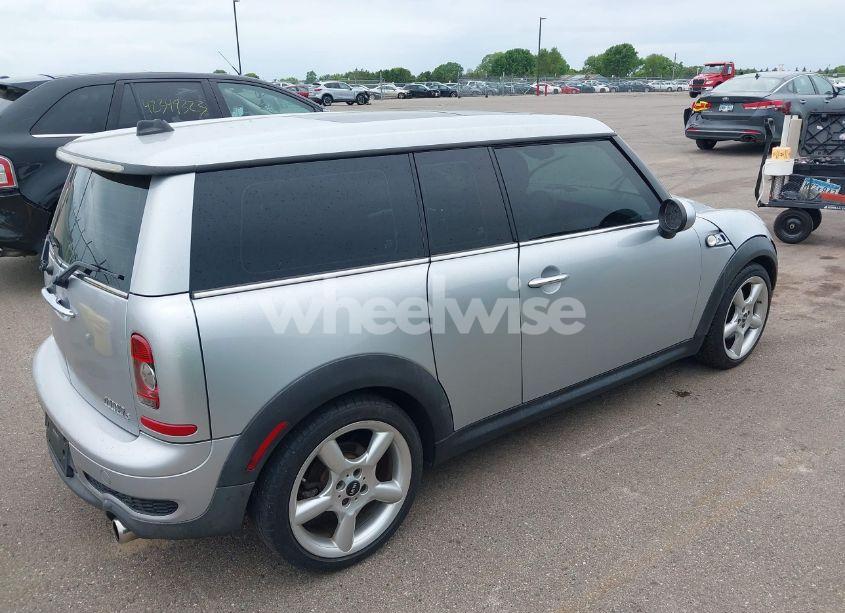 Photo 4 of 2010 Mini Cooper S CLUBMAN (VIN WMWMM3C57ATP94023)