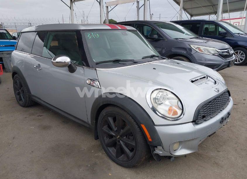 2010 Mini Cooper S CLUBMAN (VIN WMWMM3C58ATZ32863) main photo