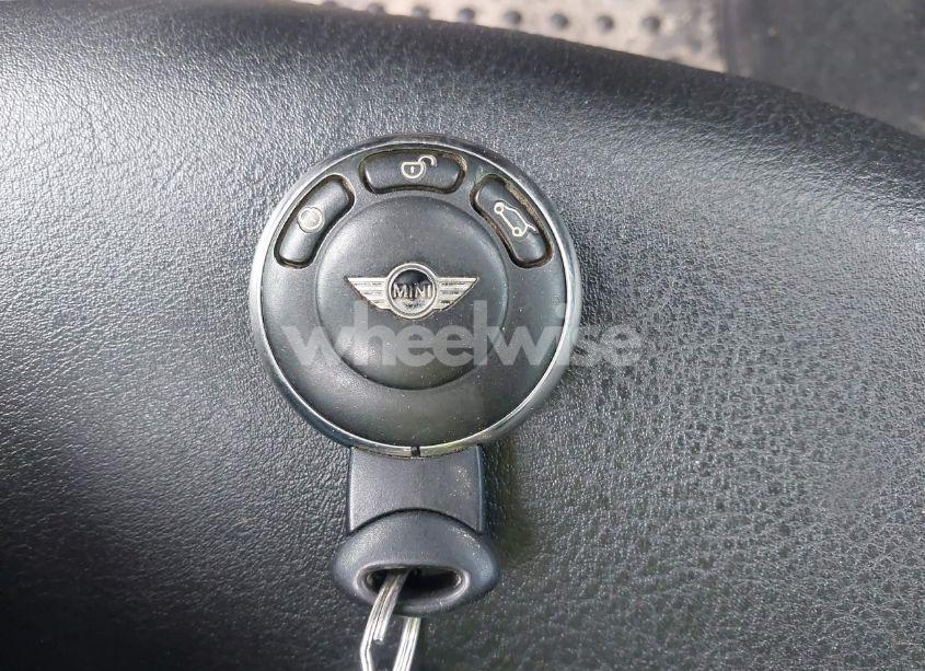 Photo 11 of 2009 Mini Cooper N/A (VIN WMWMR33559TU96647)