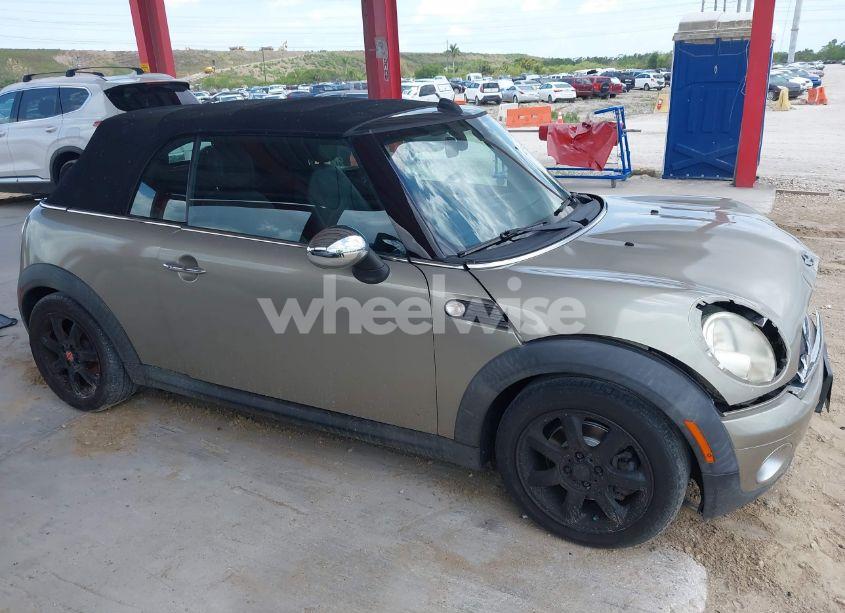 Photo 13 of 2010 Mini Cooper N/A (VIN WMWMR3C52ATU97825)