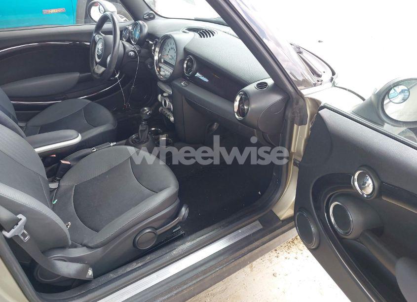 Photo 5 of 2010 Mini Cooper N/A (VIN WMWMR3C52ATU97825)