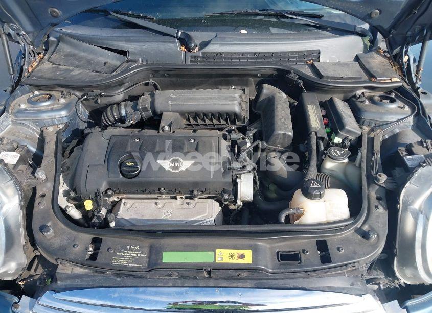 Photo 10 of 2010 Mini Cooper N/A (VIN WMWMR3C56ATU98301)