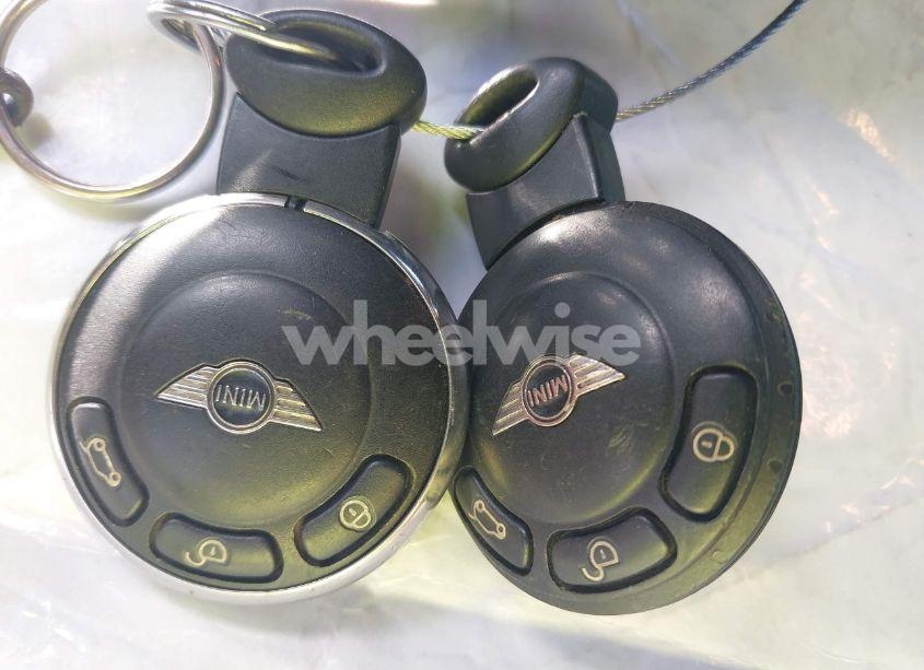 Photo 11 of 2010 Mini Cooper N/A (VIN WMWMR3C56ATU98301)