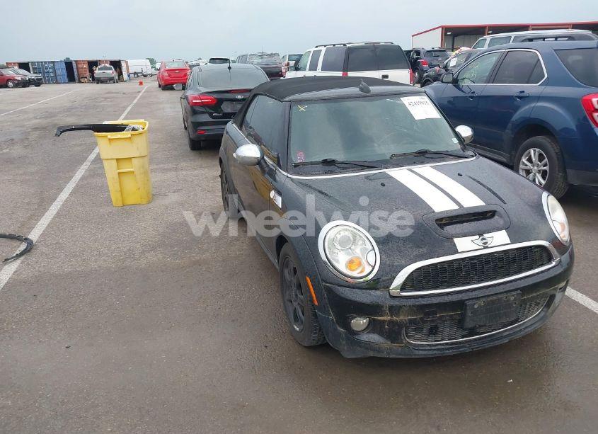 2010 Mini Cooper S (VIN WMWMS3C51ATY51760) main photo