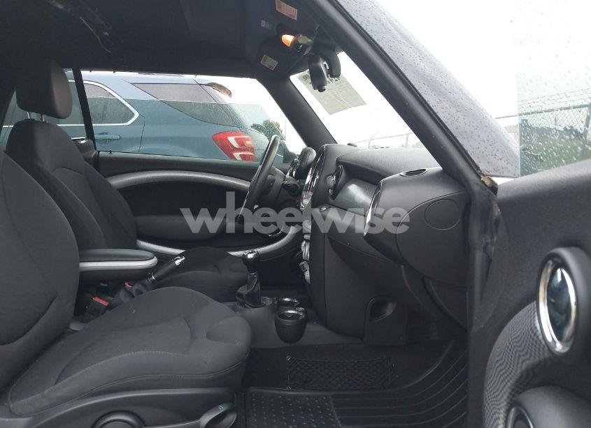 Photo 5 of 2010 Mini Cooper S (VIN WMWMS3C51ATY51760)