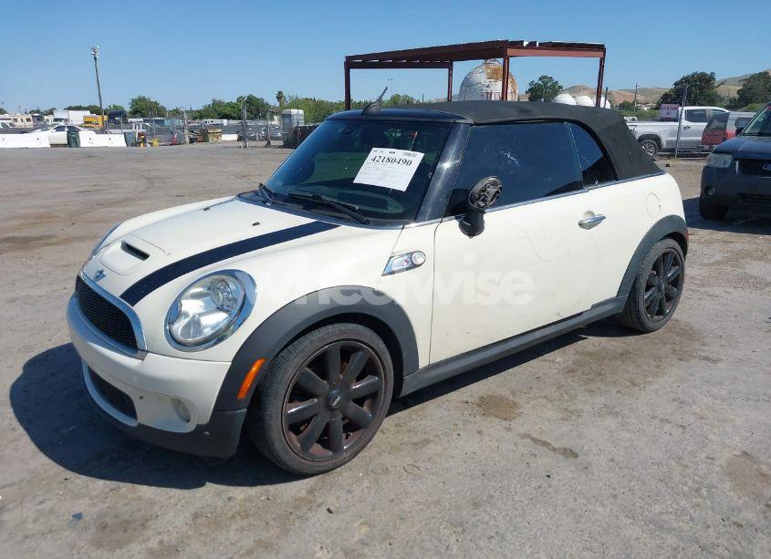 Photo 2 of 2010 Mini Cooper S (VIN WMWMS3C59ATY09465)