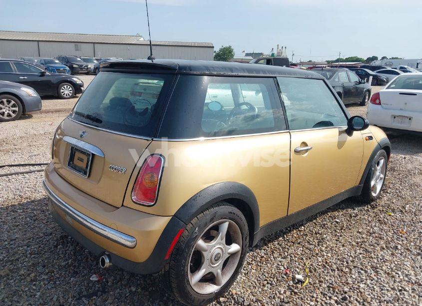 Photo 4 of 2004 Mini Cooper (VIN WMWRC33404TJ55065)