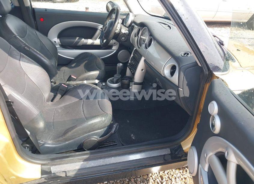 Photo 5 of 2004 Mini Cooper (VIN WMWRC33404TJ55065)