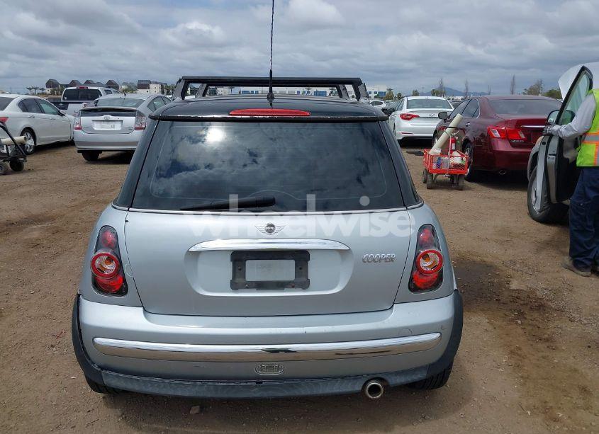 Photo 16 of 2004 Mini Cooper (VIN WMWRC33434TJ57506)