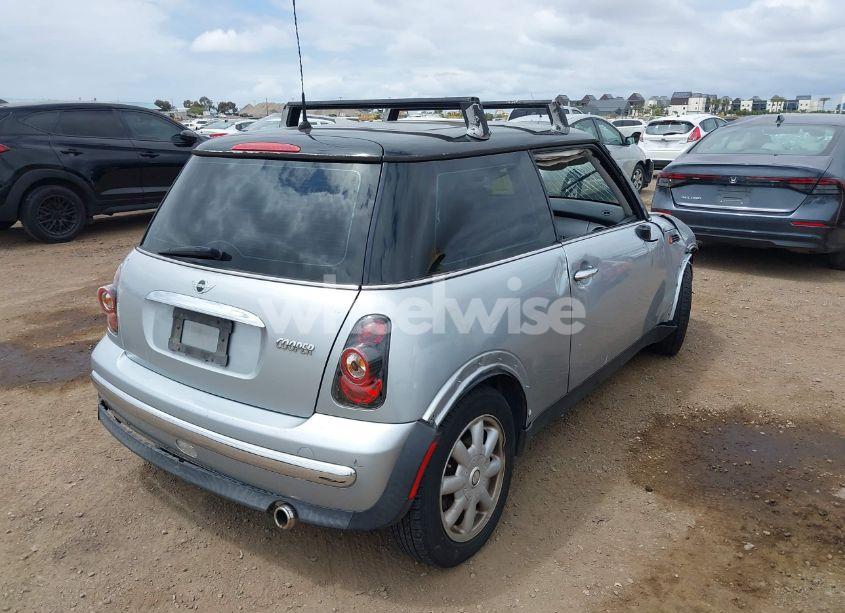 Photo 4 of 2004 Mini Cooper (VIN WMWRC33434TJ57506)