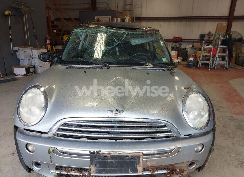 Photo 12 of 2005 Mini Cooper (VIN WMWRC33445TJ65289)