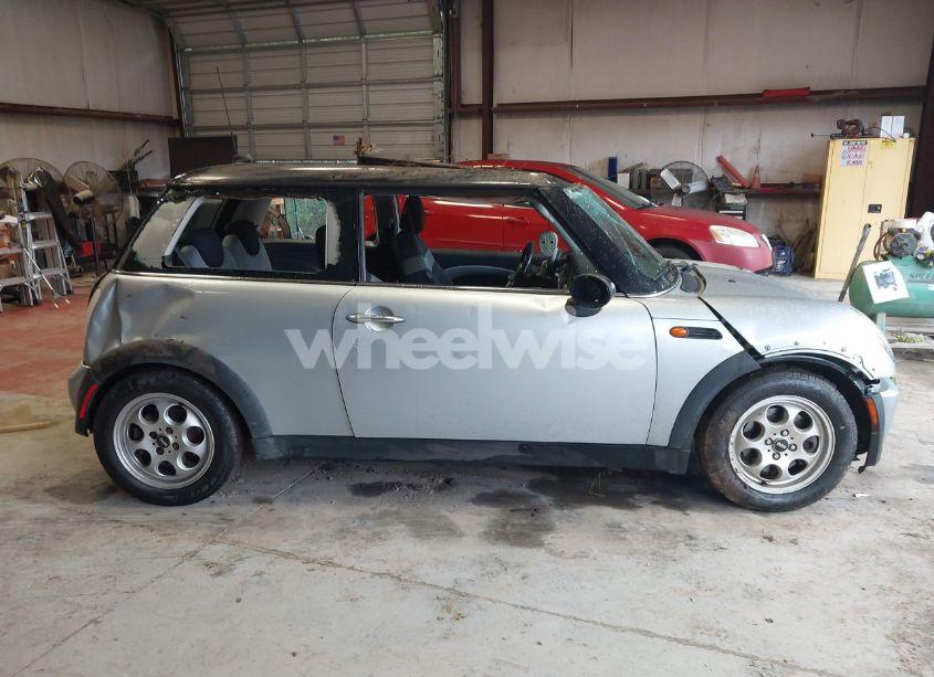 Photo 13 of 2005 Mini Cooper (VIN WMWRC33445TJ65289)
