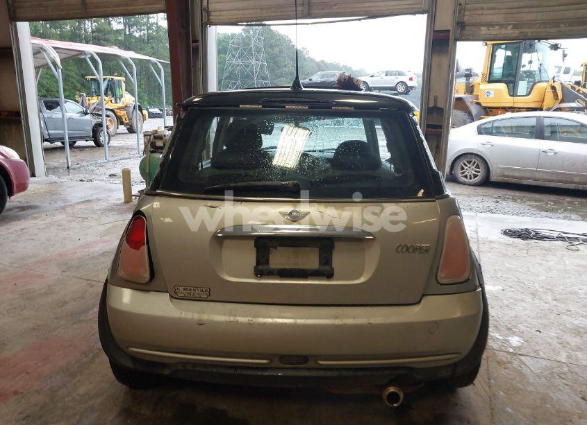 Photo 16 of 2005 Mini Cooper (VIN WMWRC33445TJ65289)