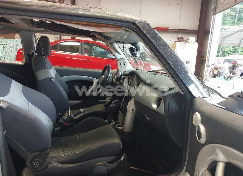 Photo 5 of 2005 Mini Cooper (VIN WMWRC33445TJ65289)