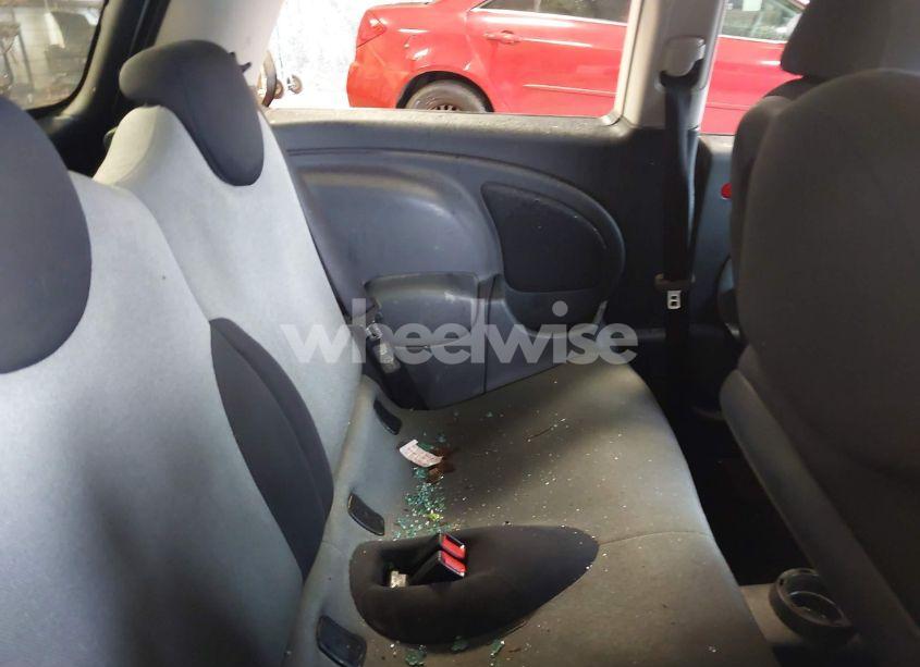 Photo 8 of 2005 Mini Cooper (VIN WMWRC33445TJ65289)