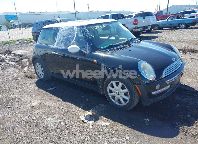2003 Mini Cooper N/A (VIN WMWRC334X3TC44014) main photo