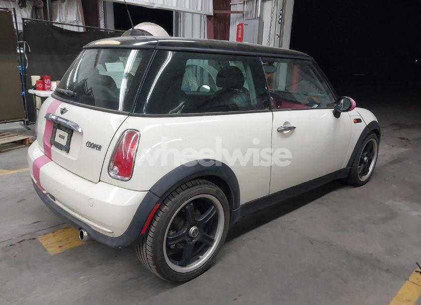 Photo 4 of 2006 Mini Cooper N/A (VIN WMWRC33506TK15034)