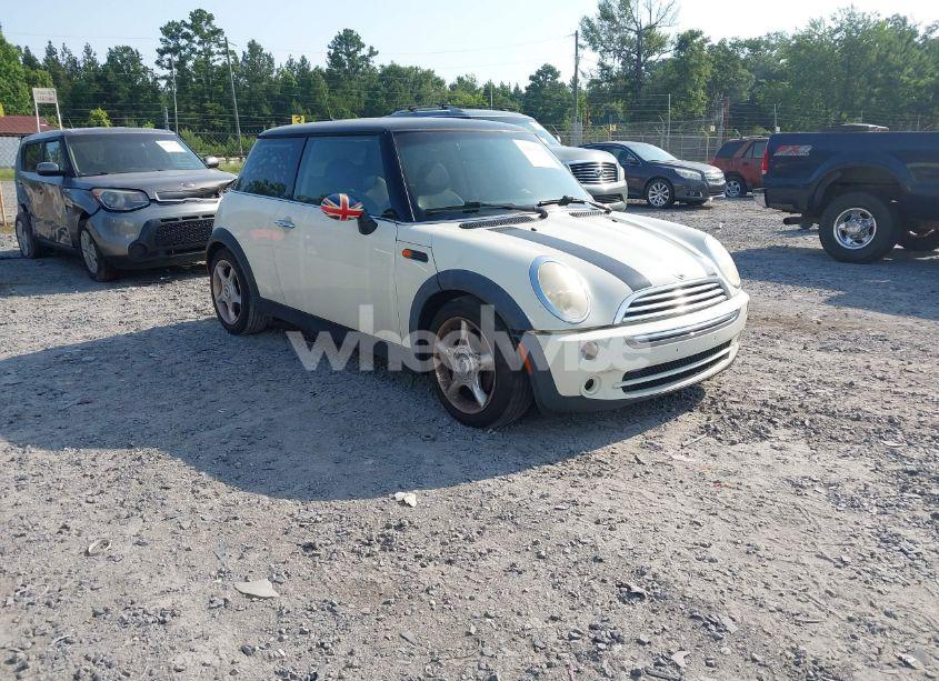 2006 Mini Cooper N/A (VIN WMWRC33506TK18077) main photo
