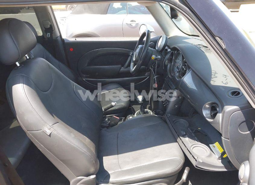 Photo 5 of 2006 Mini Cooper N/A (VIN WMWRC33526TK65935)