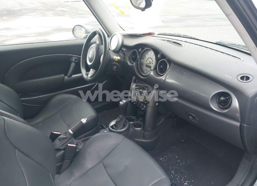 Photo 5 of 2005 Mini Cooper (VIN WMWRC33535TJ70850)