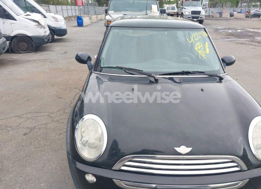 Photo 6 of 2005 Mini Cooper (VIN WMWRC33535TJ70850)