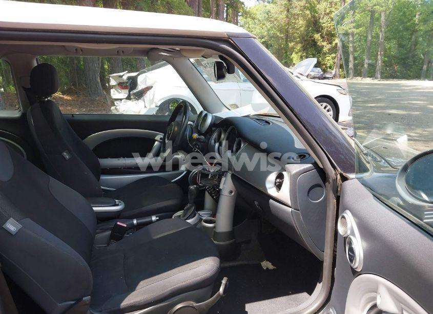 Photo 5 of 2005 Mini Cooper (VIN WMWRC33545TJ70677)